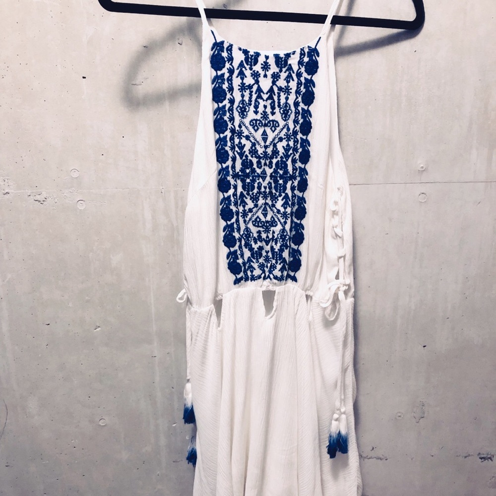 LIKE🆕Selfie Leslie Side Tie White Dress